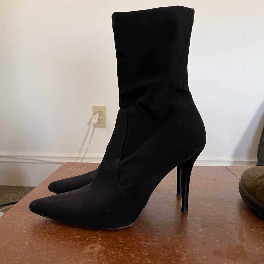 Stuart Weitzman Pointed Stretch Boot Heel